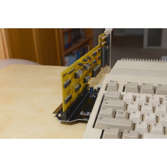 Adattatore Amiga 500 / 500+ Z-500 Zorro 2 con passthrough sidecar Adattatore Amiga 500 / 500+ Z-500 Zorro 2 con passthrough sidecar