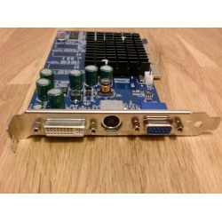 SVGA Graphics Card Club 3D FX5200 con 128 MB CGN348TVD1