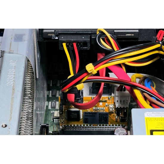 Adattatore convertitore da controller IDE a SATA interno compatibile Commodore AMIGA Adattatore convertitore da controller IDE a SATA interno compatibile Commodore AMIGA