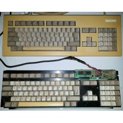 Tastiere Amiga 500 & Amiga 2000 darevisionare o per recupero parti